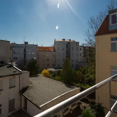 Downtown Apartments Kozatska Prag Exterior foto